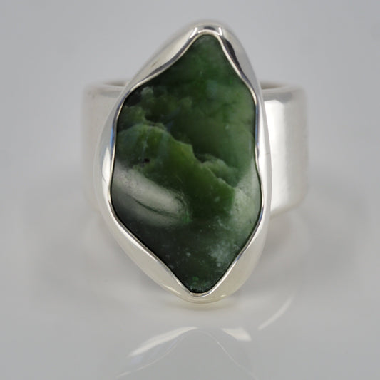 Kahurangi Flower Green Stone Ring