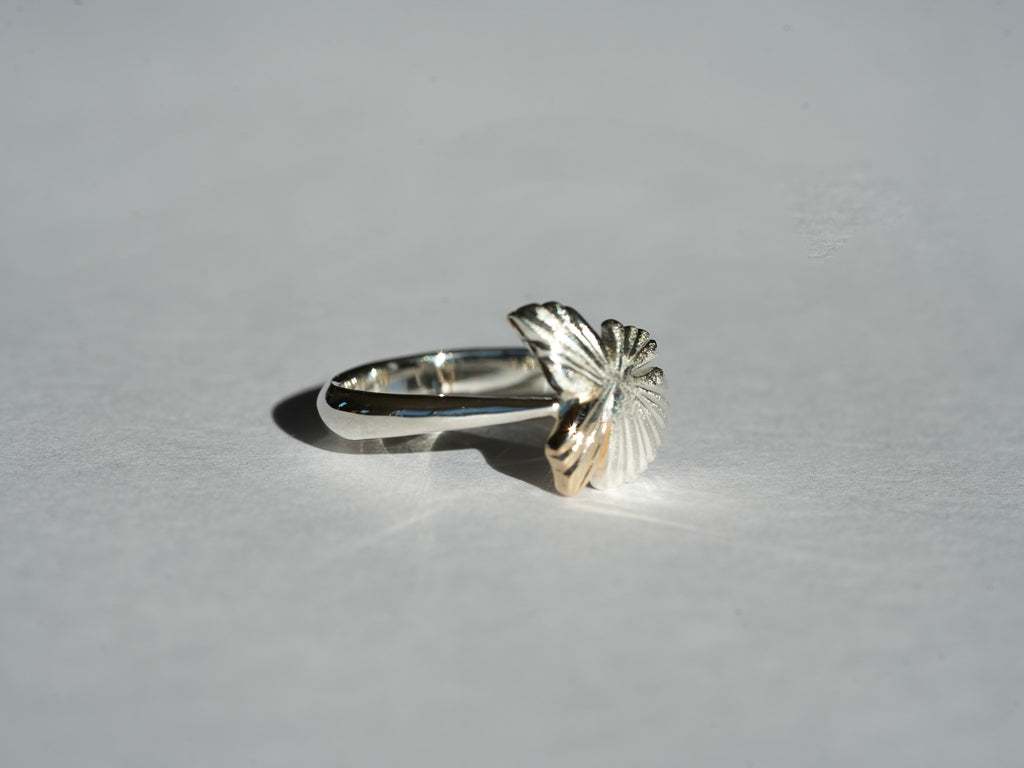 Broken Shell Flower Ring