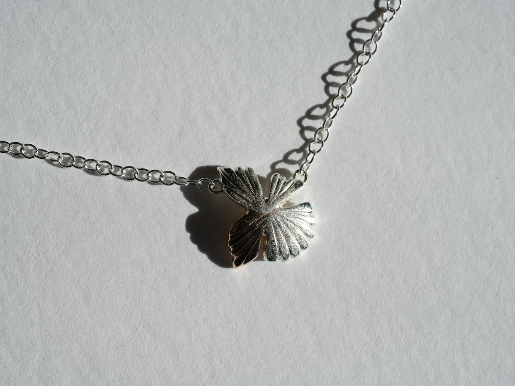 Broken Shell Flower Necklace