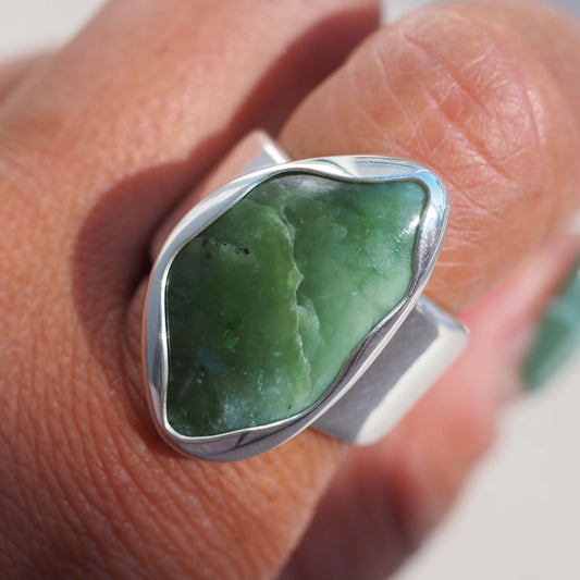 Kahurangi Flower Green Stone Ring