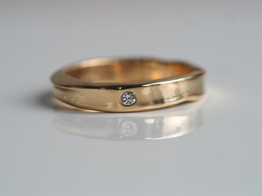 wave ring with Ocean Diamond