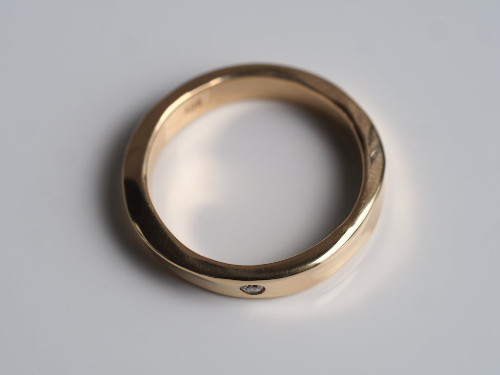 wave ring with Ocean Diamond