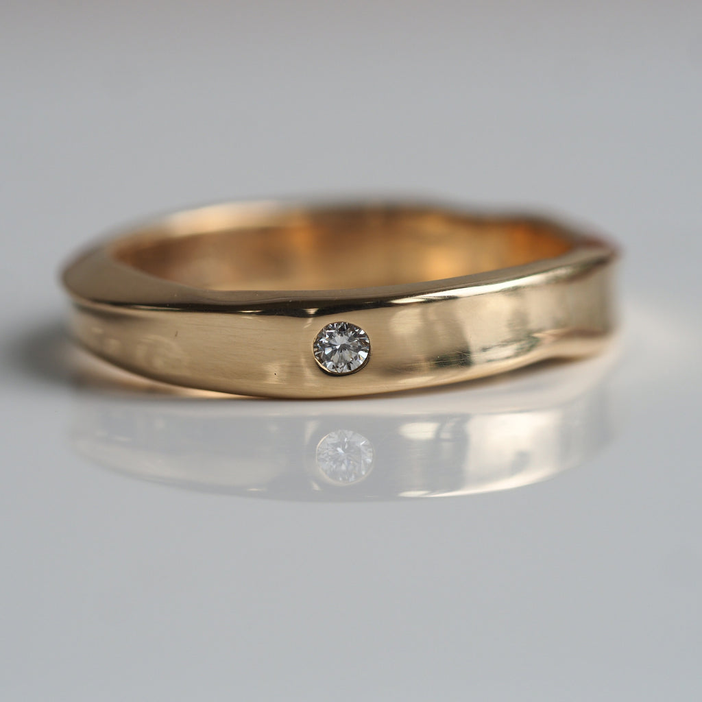 wave ring with Ocean Diamond