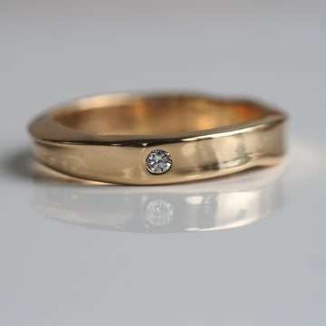 wave ring with Ocean Diamond